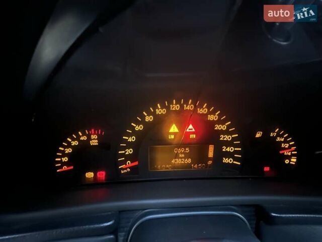 Серый Мерседес Ц-Класс, объемом двигателя 2.15 л и пробегом 438 тыс. км за 3600 $, фото 4 на Automoto.ua