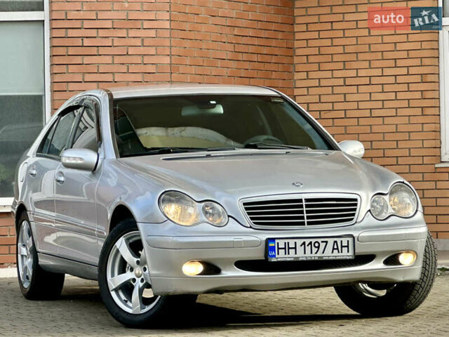 Серый Мерседес Ц-Класс, объемом двигателя 1.8 л и пробегом 250 тыс. км за 3950 $, фото 7 на Automoto.ua