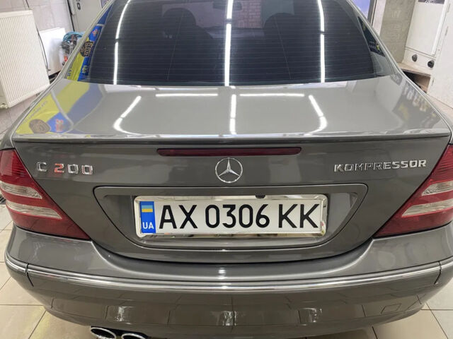 Сірий Мерседес Ц-Клас, об'ємом двигуна 2 л та пробігом 199 тис. км за 6200 $, фото 3 на Automoto.ua