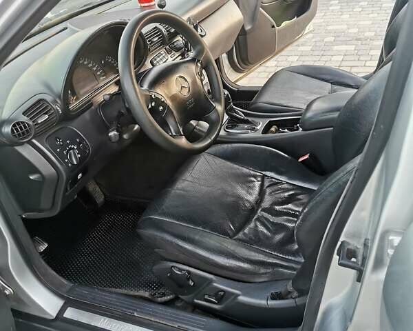 Сірий Мерседес Ц-Клас, об'ємом двигуна 2 л та пробігом 340 тис. км за 3700 $, фото 13 на Automoto.ua