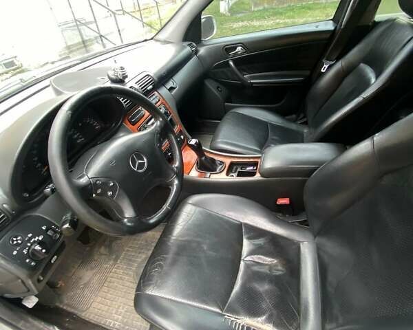 Сірий Мерседес Ц-Клас, об'ємом двигуна 2 л та пробігом 344 тис. км за 4200 $, фото 7 на Automoto.ua