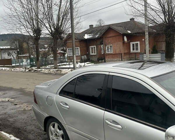Сірий Мерседес Ц-Клас, об'ємом двигуна 2.2 л та пробігом 300 тис. км за 2700 $, фото 7 на Automoto.ua
