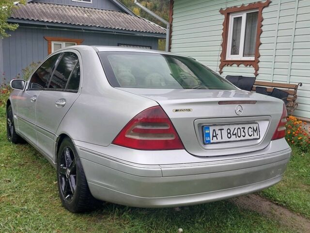 Мерседес Ц-Клас 2000 у Верховине на Automoto.ua Сірий Мерседес Ц-Клас, об'ємом двигуна 2.1 л та пробігом 432 тис. км за 3200 $, фото 1 на Automoto.ua