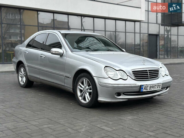 Сірий Мерседес Ц-Клас, об'ємом двигуна 2 л та пробігом 436 тис. км за 4499 $, фото 3 на Automoto.ua