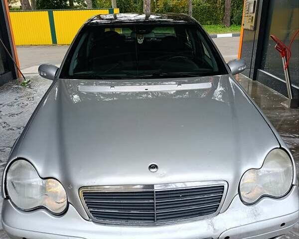 Мерседес Ц-Клас 2001 у Житомирі на Automoto.ua Сірий Мерседес Ц-Клас, об'ємом двигуна 2.15 л та пробігом 357 тис. км за 3450 $, фото 16 на Automoto.ua
