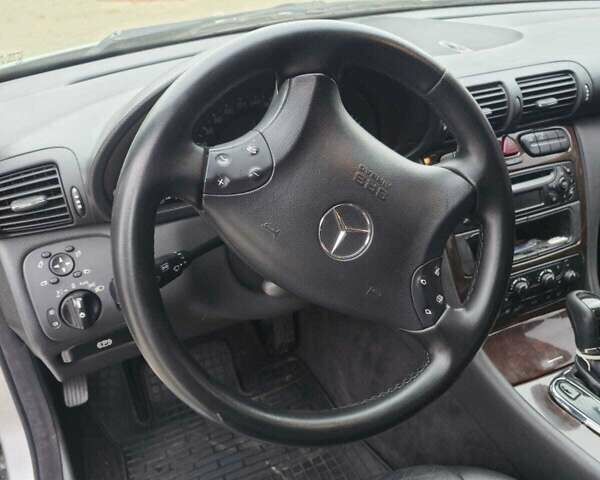 Сірий Мерседес Ц-Клас, об'ємом двигуна 2.69 л та пробігом 300 тис. км за 4000 $, фото 7 на Automoto.ua