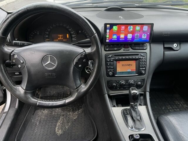 Серый Мерседес Ц-Класс, объемом двигателя 2.7 л и пробегом 308 тыс. км за 2600 $, фото 9 на Automoto.ua