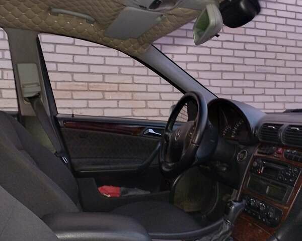 Серый Мерседес Ц-Класс, объемом двигателя 2.15 л и пробегом 402 тыс. км за 5100 $, фото 10 на Automoto.ua