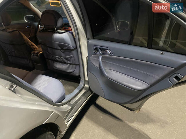 Сірий Мерседес Ц-Клас, об'ємом двигуна 2.15 л та пробігом 397 тис. км за 3300 $, фото 5 на Automoto.ua