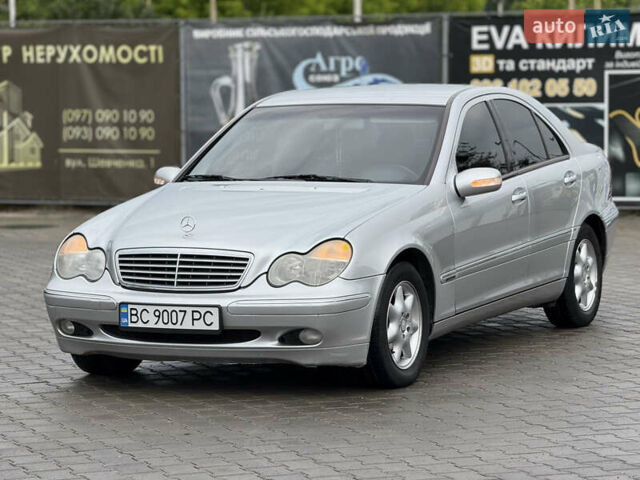 Сірий Мерседес Ц-Клас, об'ємом двигуна 2 л та пробігом 338 тис. км за 3850 $, фото 12 на Automoto.ua