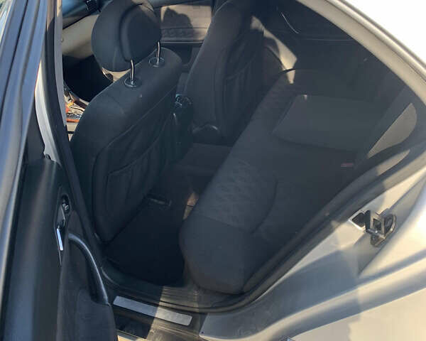 Сірий Мерседес Ц-Клас, об'ємом двигуна 2.2 л та пробігом 280 тис. км за 4000 $, фото 4 на Automoto.ua