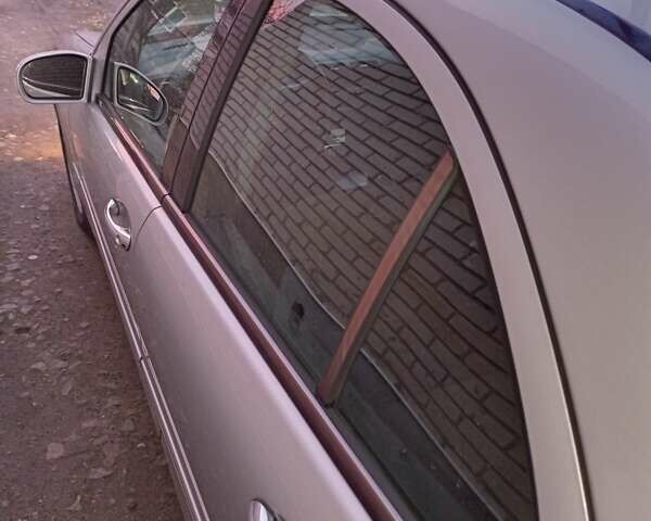 Серый Мерседес Ц-Класс, объемом двигателя 2.15 л и пробегом 402 тыс. км за 5100 $, фото 7 на Automoto.ua