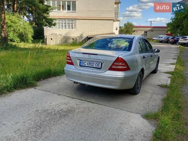 Серый Мерседес Ц-Класс, объемом двигателя 2 л и пробегом 245 тыс. км за 2800 $, фото 7 на Automoto.ua