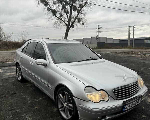 Сірий Мерседес Ц-Клас, об'ємом двигуна 2 л та пробігом 193 тис. км за 3600 $, фото 3 на Automoto.ua