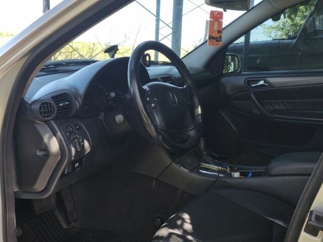 Сірий Мерседес Ц-Клас, об'ємом двигуна 2.6 л та пробігом 238 тис. км за 4200 $, фото 1 на Automoto.ua