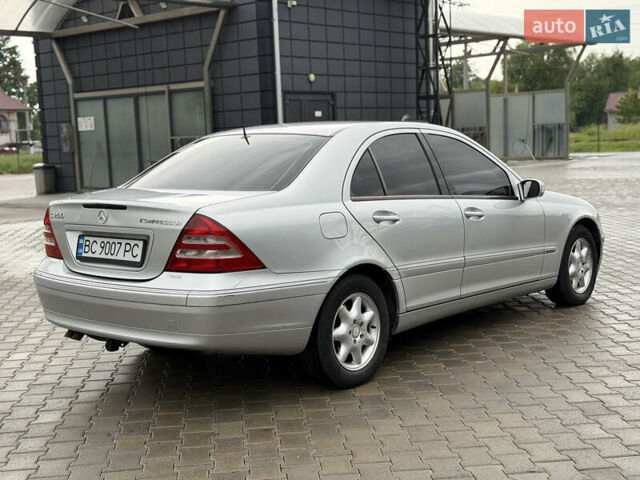Сірий Мерседес Ц-Клас, об'ємом двигуна 2 л та пробігом 338 тис. км за 3850 $, фото 11 на Automoto.ua
