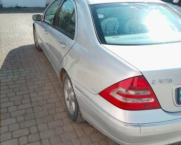 Серый Мерседес Ц-Класс, объемом двигателя 2.7 л и пробегом 163 тыс. км за 3200 $, фото 3 на Automoto.ua