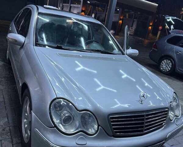 Сірий Мерседес Ц-Клас, об'ємом двигуна 2 л та пробігом 410 тис. км за 4500 $, фото 7 на Automoto.ua