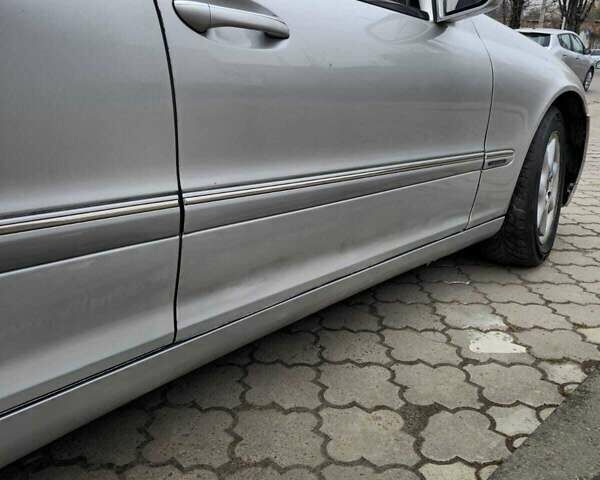 Сірий Мерседес Ц-Клас, об'ємом двигуна 2.69 л та пробігом 300 тис. км за 4000 $, фото 1 на Automoto.ua