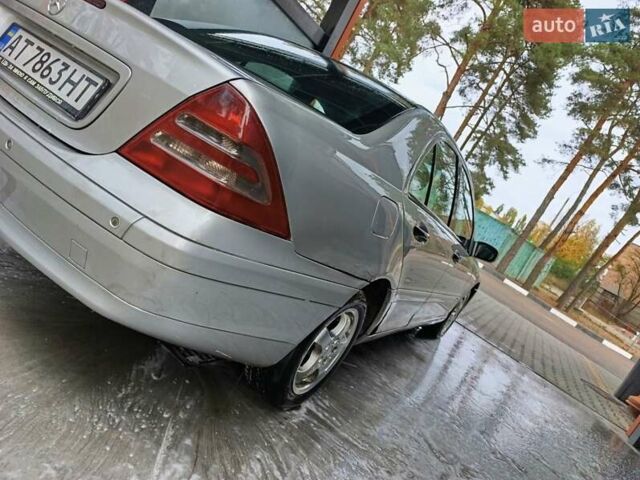 Мерседес Ц-Клас 2001 у Житомирі на Automoto.ua Сірий Мерседес Ц-Клас, об'ємом двигуна 2.15 л та пробігом 357 тис. км за 3450 $, фото 10 на Automoto.ua