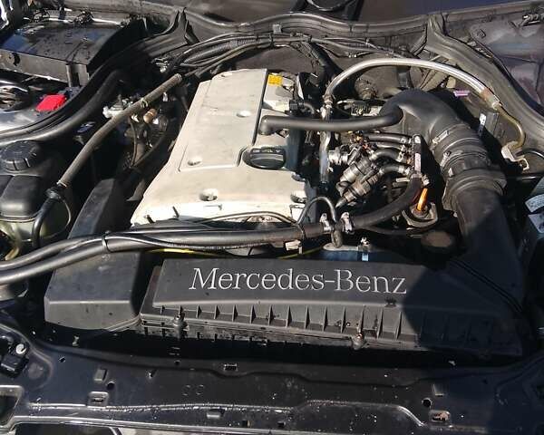 Сірий Мерседес Ц-Клас, об'ємом двигуна 2 л та пробігом 270 тис. км за 3800 $, фото 1 на Automoto.ua