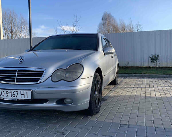 Сірий Мерседес Ц-Клас, об'ємом двигуна 2.2 л та пробігом 280 тис. км за 4000 $, фото 3 на Automoto.ua