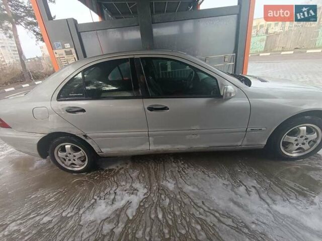 Сірий Мерседес Ц-Клас, об'ємом двигуна 2.15 л та пробігом 367 тис. км за 2950 $, фото 5 на Automoto.ua