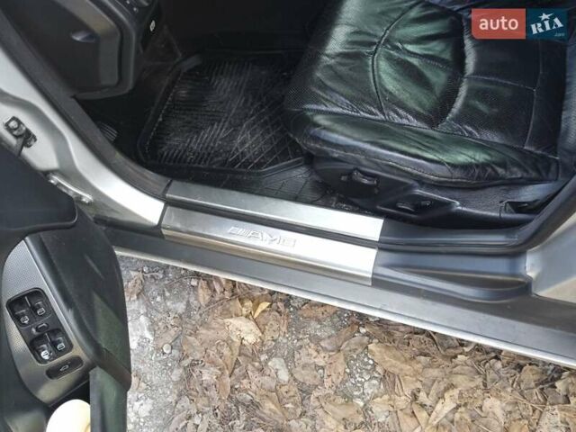 Серый Мерседес Ц-Класс, объемом двигателя 2.6 л и пробегом 406 тыс. км за 3750 $, фото 12 на Automoto.ua