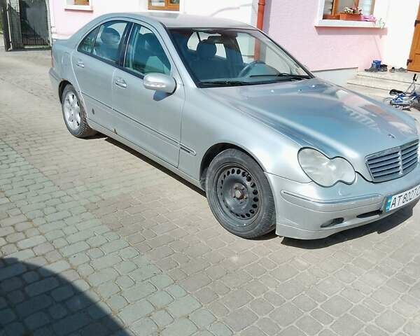 Серый Мерседес Ц-Класс, объемом двигателя 2.7 л и пробегом 163 тыс. км за 3200 $, фото 4 на Automoto.ua