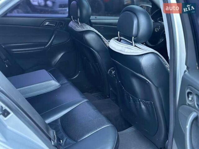 Серый Мерседес Ц-Класс, объемом двигателя 2.15 л и пробегом 320 тыс. км за 3800 $, фото 7 на Automoto.ua