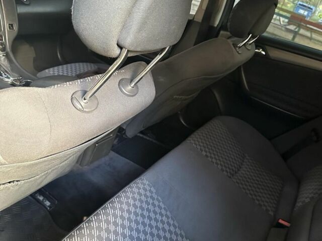 Серый Мерседес Ц-Класс, объемом двигателя 2.1 л и пробегом 424 тыс. км за 4500 $, фото 7 на Automoto.ua