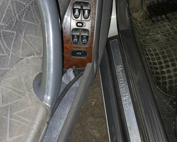 Серый Мерседес Ц-Класс, объемом двигателя 2.15 л и пробегом 402 тыс. км за 5100 $, фото 14 на Automoto.ua