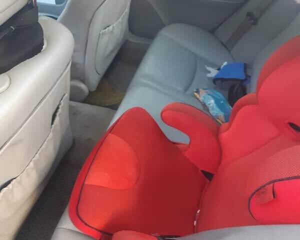 Серый Мерседес Ц-Класс, объемом двигателя 2.6 л и пробегом 430 тыс. км за 3200 $, фото 3 на Automoto.ua