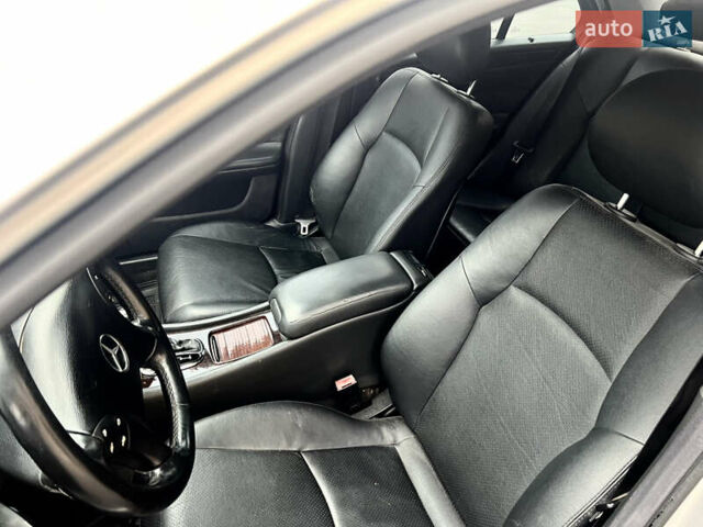 Серый Мерседес Ц-Класс, объемом двигателя 2 л и пробегом 200 тыс. км за 3800 $, фото 17 на Automoto.ua