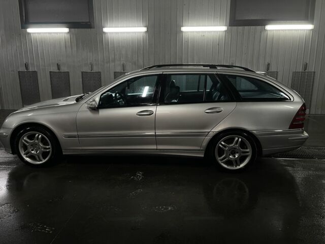 Серый Мерседес Ц-Класс, объемом двигателя 2.7 л и пробегом 308 тыс. км за 2600 $, фото 4 на Automoto.ua