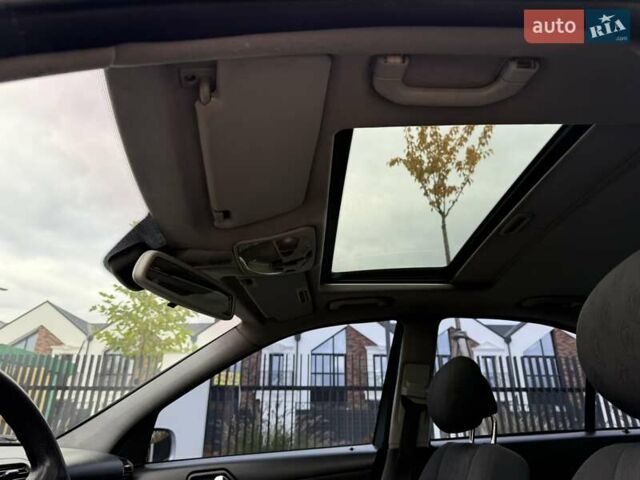 Серый Мерседес Ц-Класс, объемом двигателя 2.1 л и пробегом 319 тыс. км за 4500 $, фото 17 на Automoto.ua