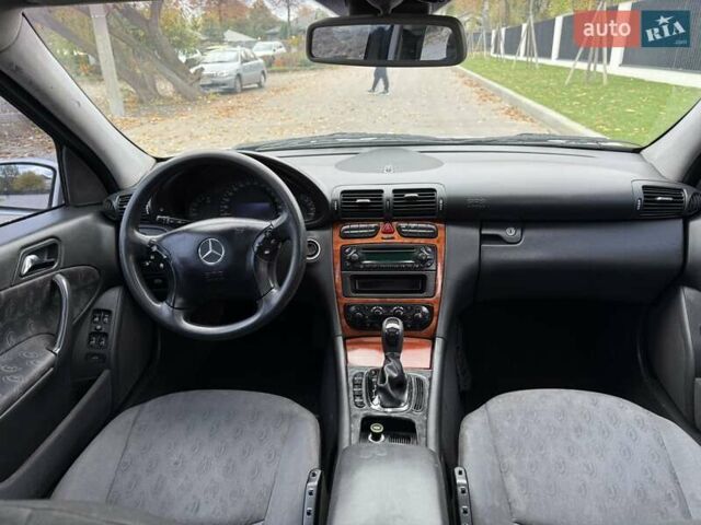 Серый Мерседес Ц-Класс, объемом двигателя 2.1 л и пробегом 319 тыс. км за 4500 $, фото 21 на Automoto.ua