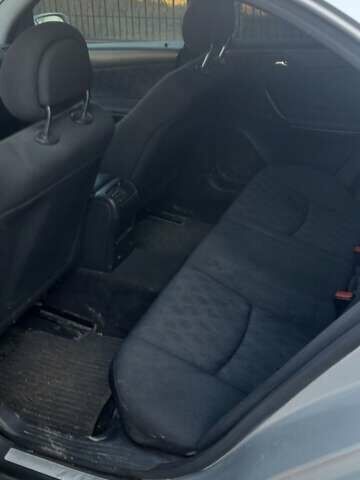 Серый Мерседес Ц-Класс, объемом двигателя 2 л и пробегом 187 тыс. км за 3500 $, фото 11 на Automoto.ua