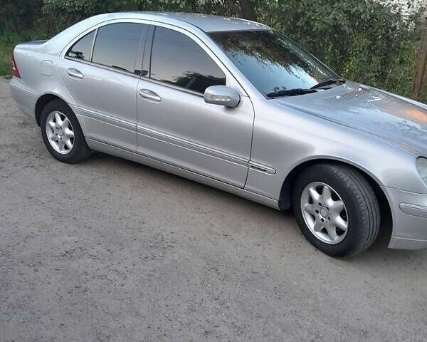 Сірий Мерседес Ц-Клас, об'ємом двигуна 2 л та пробігом 338 тис. км за 4400 $, фото 7 на Automoto.ua