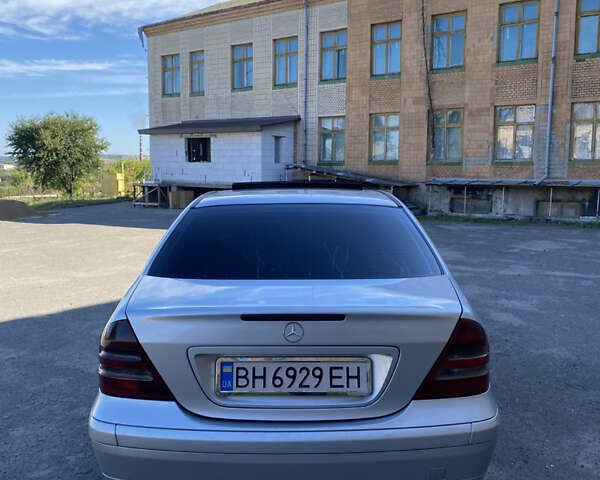 Сірий Мерседес Ц-Клас, об'ємом двигуна 2.2 л та пробігом 315 тис. км за 2999 $, фото 5 на Automoto.ua