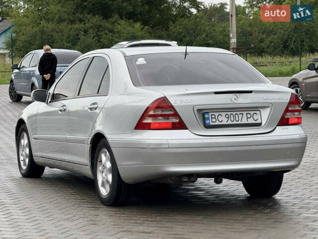 Сірий Мерседес Ц-Клас, об'ємом двигуна 2 л та пробігом 338 тис. км за 3850 $, фото 10 на Automoto.ua