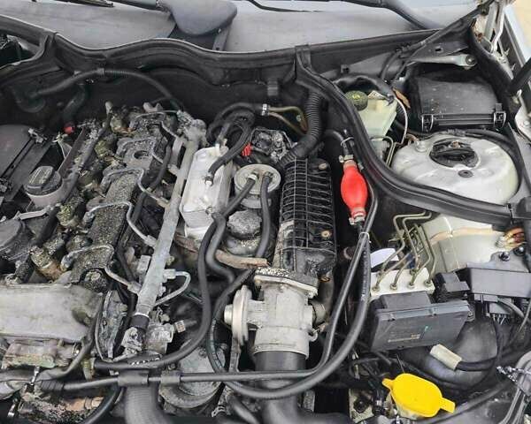 Сірий Мерседес Ц-Клас, об'ємом двигуна 2.69 л та пробігом 300 тис. км за 4000 $, фото 11 на Automoto.ua