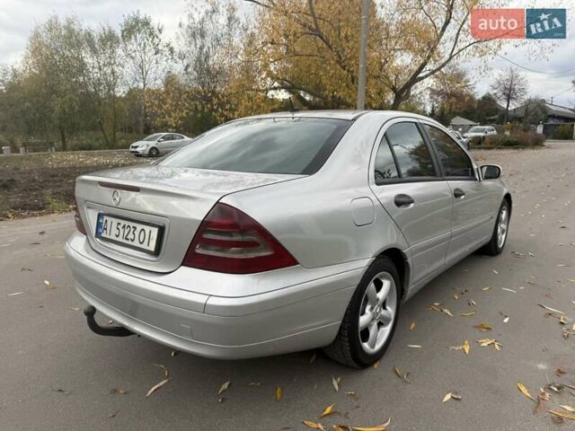 Серый Мерседес Ц-Класс, объемом двигателя 2.1 л и пробегом 319 тыс. км за 4500 $, фото 6 на Automoto.ua