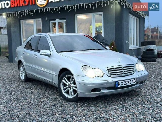 Серый Мерседес Ц-Класс, объемом двигателя 2.15 л и пробегом 320 тыс. км за 3800 $, фото 2 на Automoto.ua