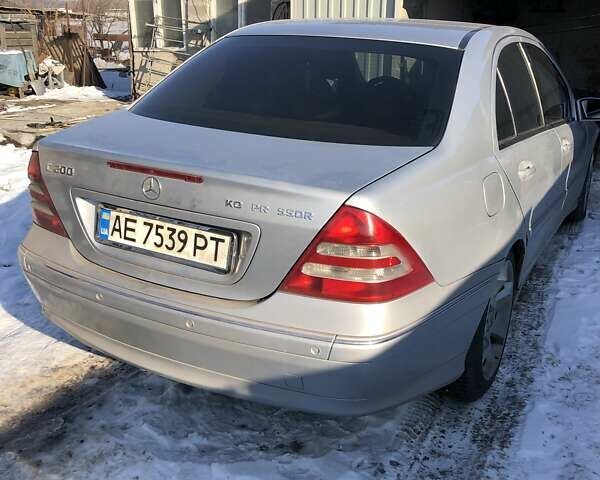 Сірий Мерседес Ц-Клас, об'ємом двигуна 2 л та пробігом 516 тис. км за 5500 $, фото 3 на Automoto.ua