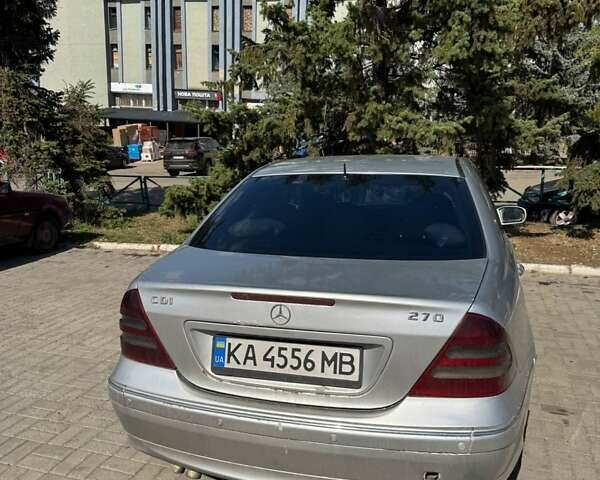 Сірий Мерседес Ц-Клас, об'ємом двигуна 2.7 л та пробігом 175 тис. км за 3900 $, фото 2 на Automoto.ua