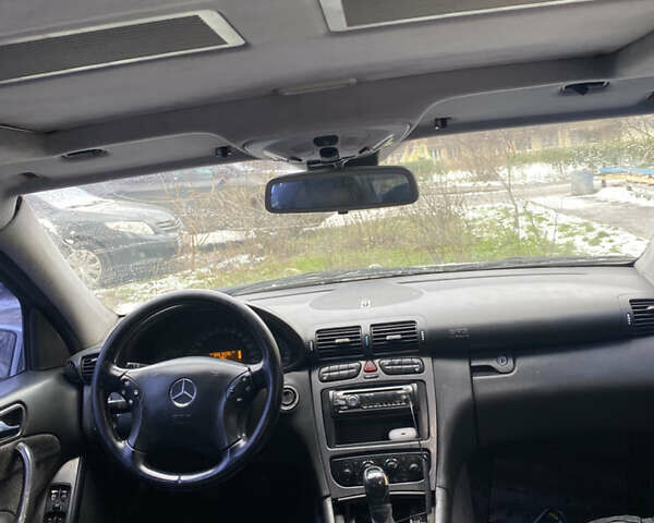 Сірий Мерседес Ц-Клас, об'ємом двигуна 2 л та пробігом 240 тис. км за 3000 $, фото 5 на Automoto.ua