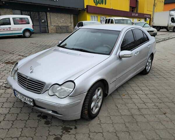 Сірий Мерседес Ц-Клас, об'ємом двигуна 2.69 л та пробігом 300 тис. км за 4000 $, фото 5 на Automoto.ua