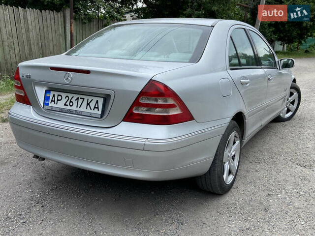 Сірий Мерседес Ц-Клас, об'ємом двигуна 2 л та пробігом 248 тис. км за 4500 $, фото 6 на Automoto.ua
