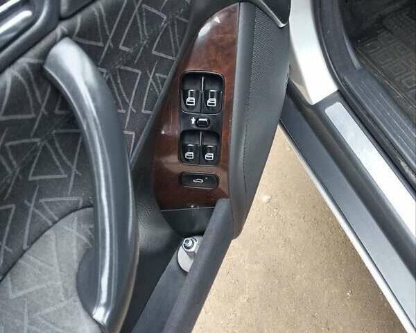 Сірий Мерседес Ц-Клас, об'ємом двигуна 2 л та пробігом 345 тис. км за 4800 $, фото 12 на Automoto.ua